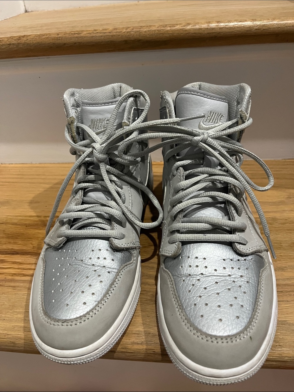 Nike Kids High-Top Sneakers in Light Gray and Silver